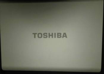 Sprzedam:Sprawny laptop TOSHIBA SATELLITE L-300.