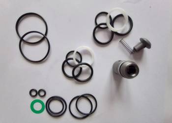 Zestaw uszczelek sekcji hydrauliki NH 85807673 LM400