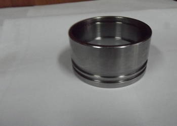 TULEJKA,WKŁADKA PRZEDNIEGO NAPĘDU URSUS C 385/ZETOR TULEJKA,WKŁADKA PRZEDNIEGO NAPĘDU URSUS C 385/ZETOR