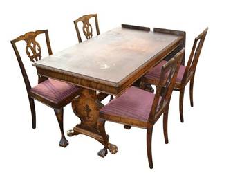 Stół z krzesłami w stylu Chippendale