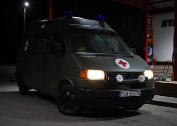 Volkswagen Transporter T4 synchro militarny ambulans