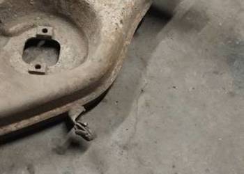 Prawy wahacz Mercedes w 123