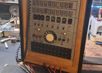 Zabytkowa centrala / pulpit telefoniczny CB-20 z 1977 roku – unikat PRL