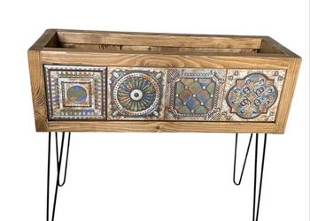 Donica ogrodowa  drewniana dekorowana kafelkami 90x40x30