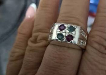 Srebrny sygnet z naturalnymi kamieniami