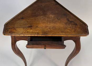 Antyczny stolik z drewna orzechowego,ok 1890r.