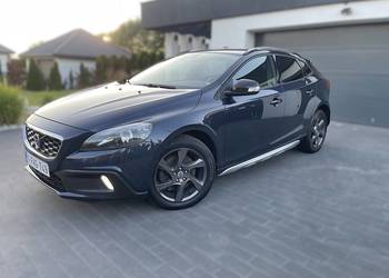 VOLVO V40 Cross Country 2.0 Diesel 150 KM 5 Cylindrowy 2013 r.  236.000 km