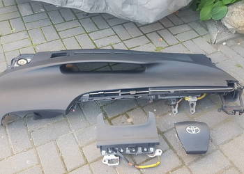 Toyota Prius konsola poduszka podkolanówka