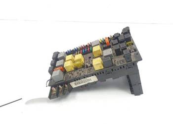 SKRZYNKA BEZPIECZNIKÓW MERCEDES ML W163 1635458832