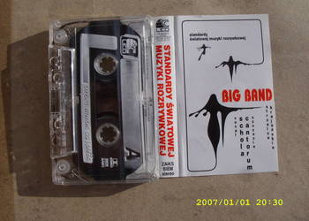 + Blues; STANDARDY SWIATOWEJ MUZYKI ROZRYWKOWEJ; KASETA