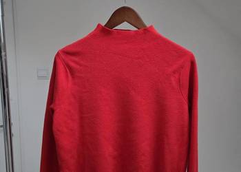 Czerwony sweter ze stójką golf wiskoza