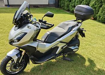 Skuter Honda ADV 350A z polskiego salonu 2024 roku , mały przebieg  2300 km