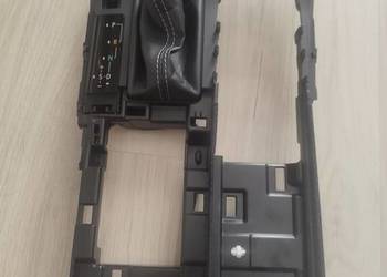 Lexus IS konsola/panel/tunel