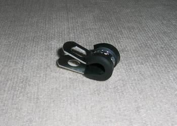 obejma uchwyt kabli 22,2-23,8mm stalowy z gumą