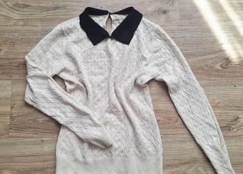 Śliczny beżowy sweterek z czarnym kołnierzem 38 sweter