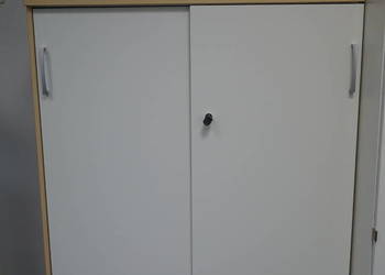 Szafka biurowa z drzwiami przesuwnymi