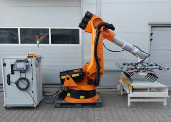Paletyzator Paletyzer Zrobotyzowana paletyzacja worków kartonów palet KUKA
