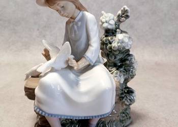 LLADRO NAO #383G Dziewczynka z gołębicą Hiszpania