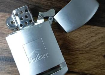 Marlboro zapalniczka benzynowa