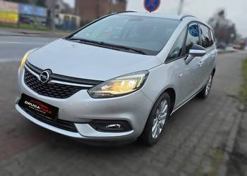 LIFT 7 osób Klimatronik Bluetooth Grzane fotele+ Kierownica