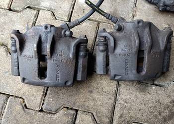 Zacisk hamulcowy jarzmo przód renault scenic II 2