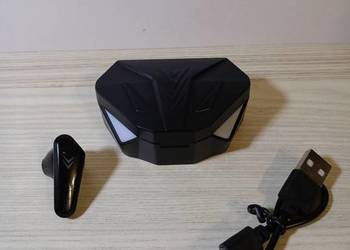 Sprzedam bezprzewodowe słuchawki gamingowe X15 z etui ładującym.