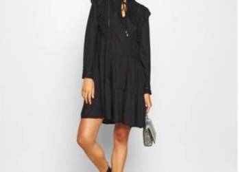 Czarna sukienka kowbojska haft falbany kołnierz stójka wiązany mini ONLY XL