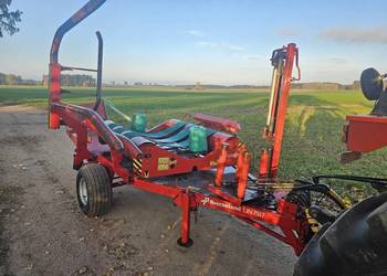 Owijarka samozaładowcza Kverneland UN 7512/7517 na dużą Folie Transport