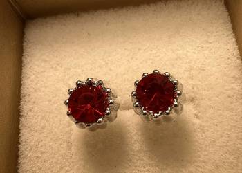 Kolczyki - srebrne z czerwonym diamentem