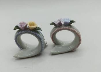 Porcelana kostna dwa pierścionki na stół kwiatuszki