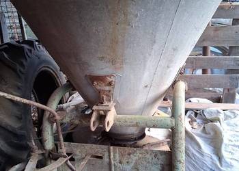 Rozsiewacz do nawozów, lejek