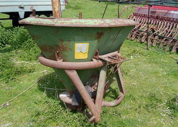Rozsiewacz nawozu amazone 600l