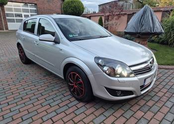 Opel Astra H 2008r 1.7CDTI 6 biegów, bixenon, nowy dwumas, bez rdzy Opel Astra H 2008r 1.7CDTI 6 biegów, bixenon, nowy dwumas, bez rdzy