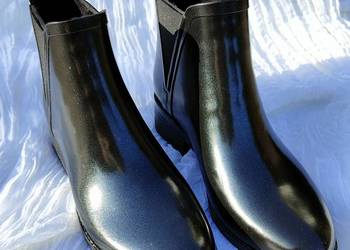 Czarne buty kalosze 39 Oysho na obcasie sztyblety gumiaki