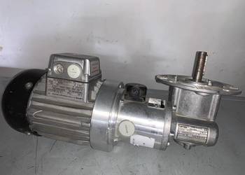 Lenze 13.751.65.5.2.0 0,18kW 1,2/0,7A with reductor SSN40-1FVCL