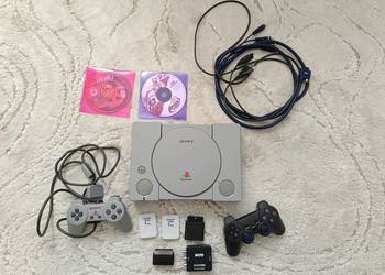PlayStation 1, SCPH-7002, 2 pady, 2 gry, 2 karty, okablowanie,PS1, PSX