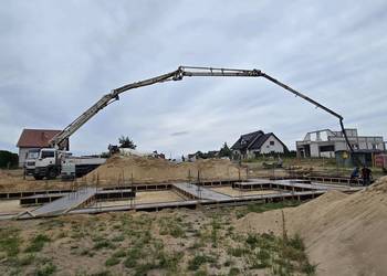 Beton transport pompowanie posadzki budowa gospodarstwa rolne Orneta
