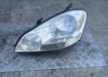 Lampa lewa przód przednia Toyota Avensis Verso 01-03r