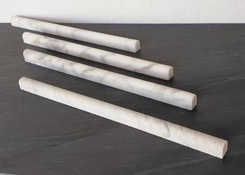 Wałek ozdobny marmurowy ścienny dekoracyjny Bianco Calacatta Gold matowy