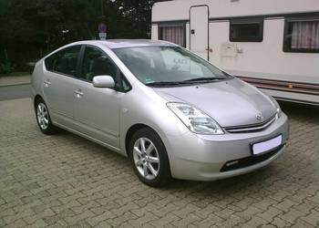 Sprzedam Toyotę Prius 2, rocznik 2005, przebieg 170000 km.