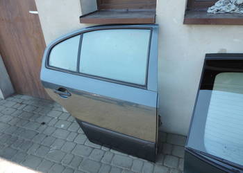 SKODA OCTAVIA 1 HB 5D DRZWI PRAWY TYŁ KOLOR 9900