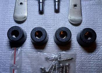 Sprzedam zawiasy , nóżki i uchwyty do maszyny do szycia