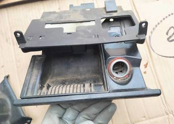 AUDI 80 B3 80B3 GNIAZDO ZAPALNICZKI  POPIELNICZKA WKŁAD POPIELNICZKI