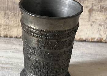 Bogato zdobiony kielich cyna