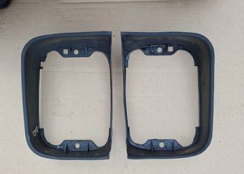 Wewnętrzne plastikowe ramki reflektorów przednich Fiat 126p Maluch