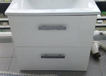 umywalka 50x40  ,bateria w komplecie oraz szafka wisząca
