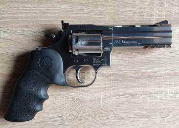 Dan Wesson 715 Rewolwer Wiatrówka 4,5mm Co2