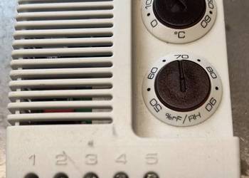 Urządzenie termostatyczne, termostat, regulator. Urządzenie termostatyczne, termostat, regulator.