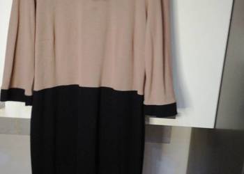 Sukienka damska z oryginalnym kołnierzem