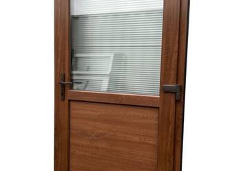 Drzwi zewnętrzne sklepowe PCV 100x210 złoty dąb wejściowe